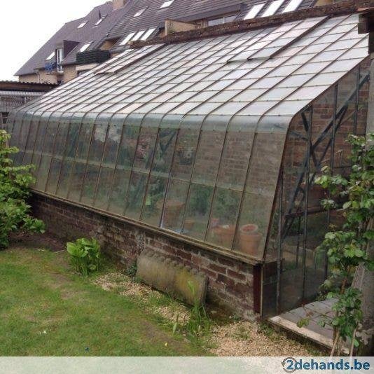 Oude gebogen muurserre, Gebruikt, Muurkas, Glas, Ophalen