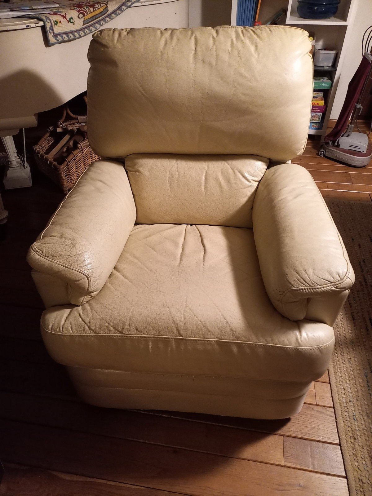 GRATIS. Comfortabele lederen relax, cremekleur., Ophalen, Leer