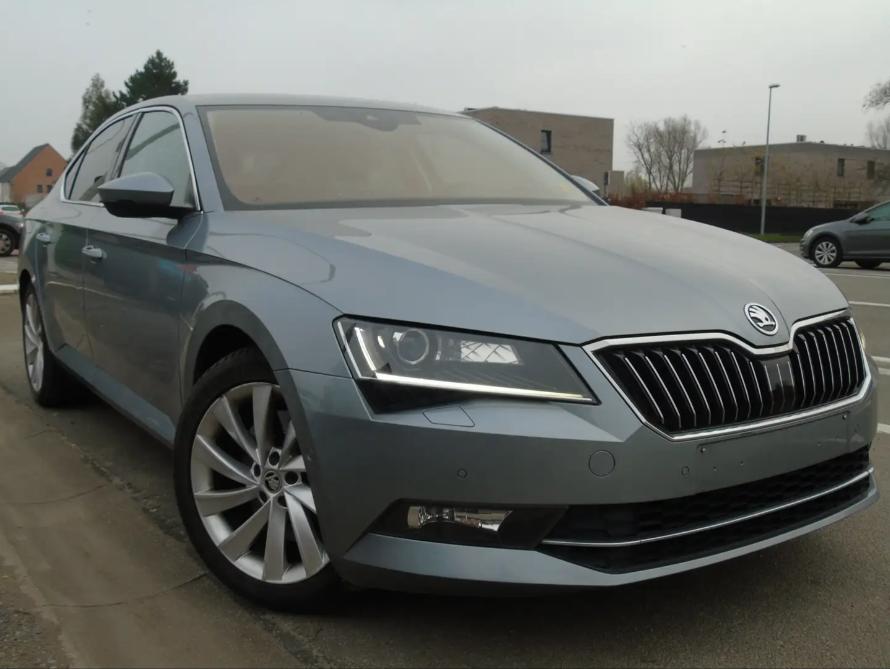 Skoda Superb 2.0i 4x4 *08/2016*1e Eigen*Navi*Xenon*AUTOMAAT, Auto's, Skoda, Automaat, Euro 5, 1984 cc, Leder