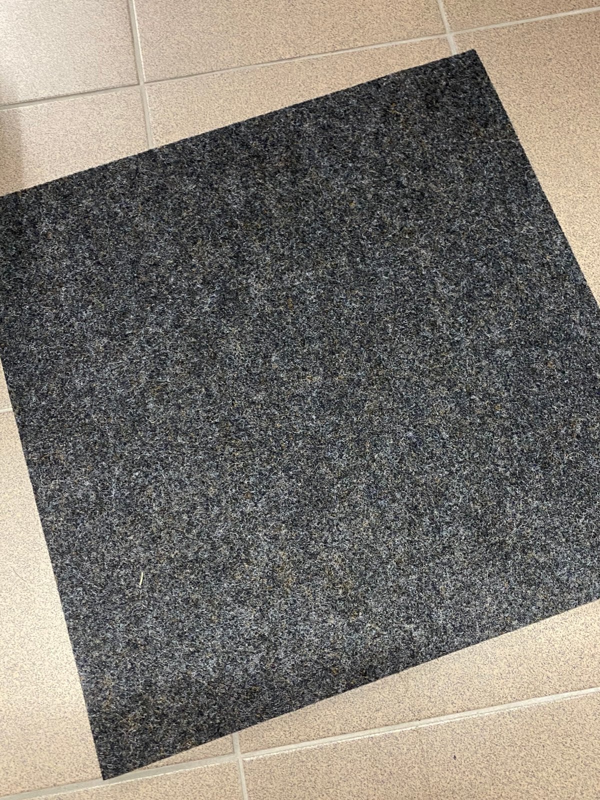 Tapijttegel 80 m2, Ophalen, Zo goed als nieuw