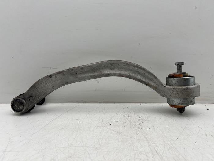 Bras de suspension bas avant droit d'un Volkswagen Passat, Volkswagen, -, 3 mois de garantie, Utilisé