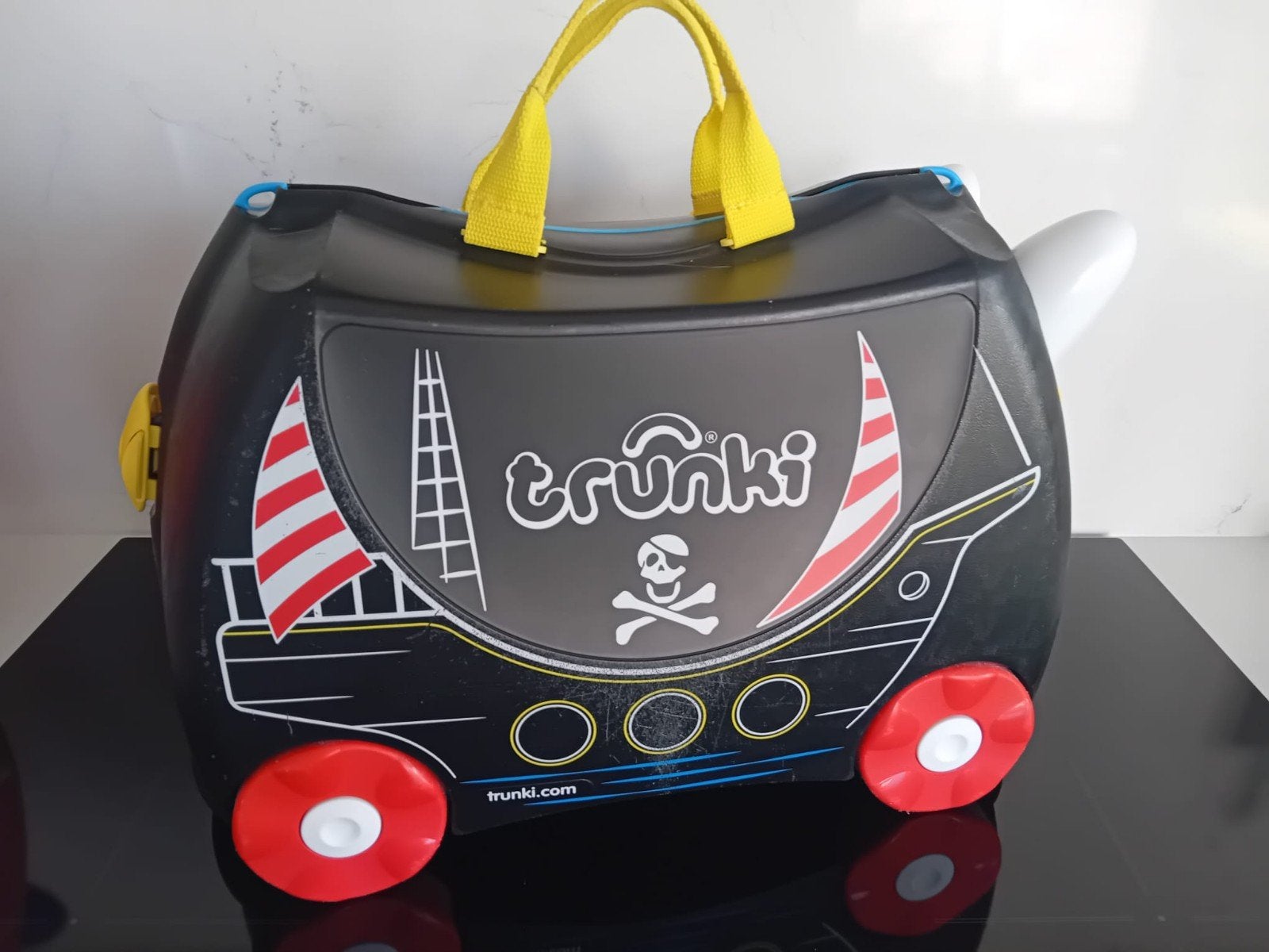 Trunki reiskoffer, Enlèvement, Utilisé