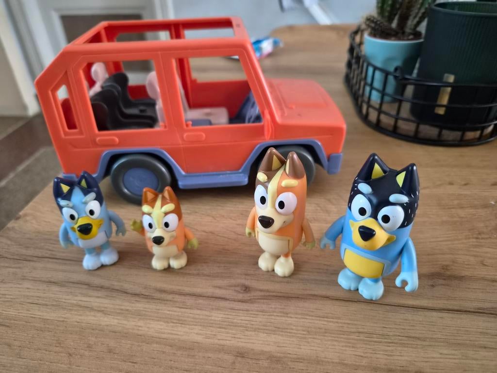 Bluey familly + reisauto/Bluey+ autofiguren, Ophalen of Verzenden