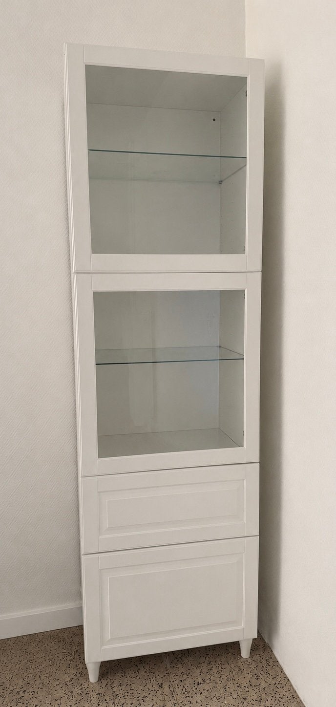 Witte meubels: vitrinekast, TV-kast, kast, eettafel, stoelen, Ophalen, Zo goed als nieuw
