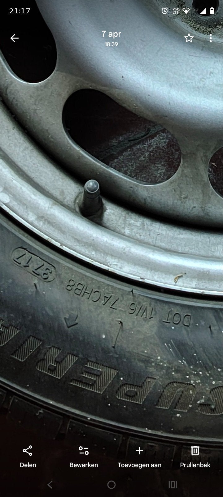 4 winterbanden Superia Bluewin Van 215/60R17C op velgen, Ophalen, Winterbanden, Velg(en)
