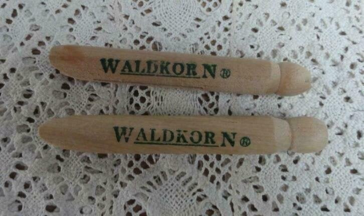 SALE 2 houten ouderwetse wasknijpers,  WALDKORN, Gebruiksvoorwerp, -, -, Ophalen of Verzenden