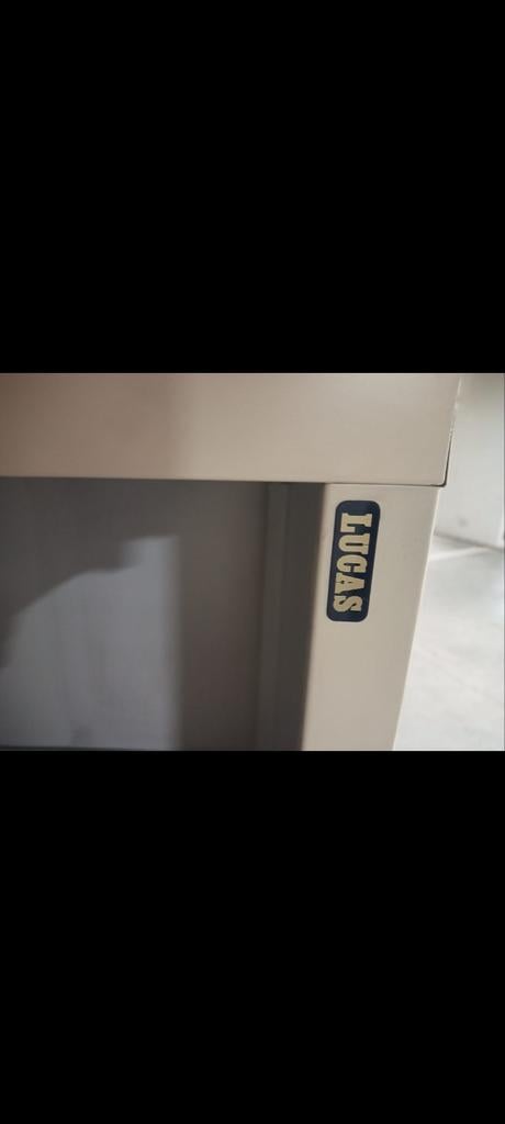 Armoire blanche avec portes coulissantes, Enlèvement