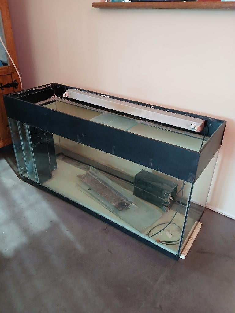 aquarium de 300 L  avec meuble rustique, Ophalen, Gebruikt, Leeg aquarium