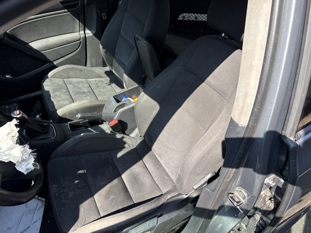 SIEGE AVANT GAUCHE ( CONDUCTEUR ) Volkswagen Golf VI (5K1), Volkswagen, Volkswagen AG, Utilisé, Kundenbetreuung@volkswagen.de