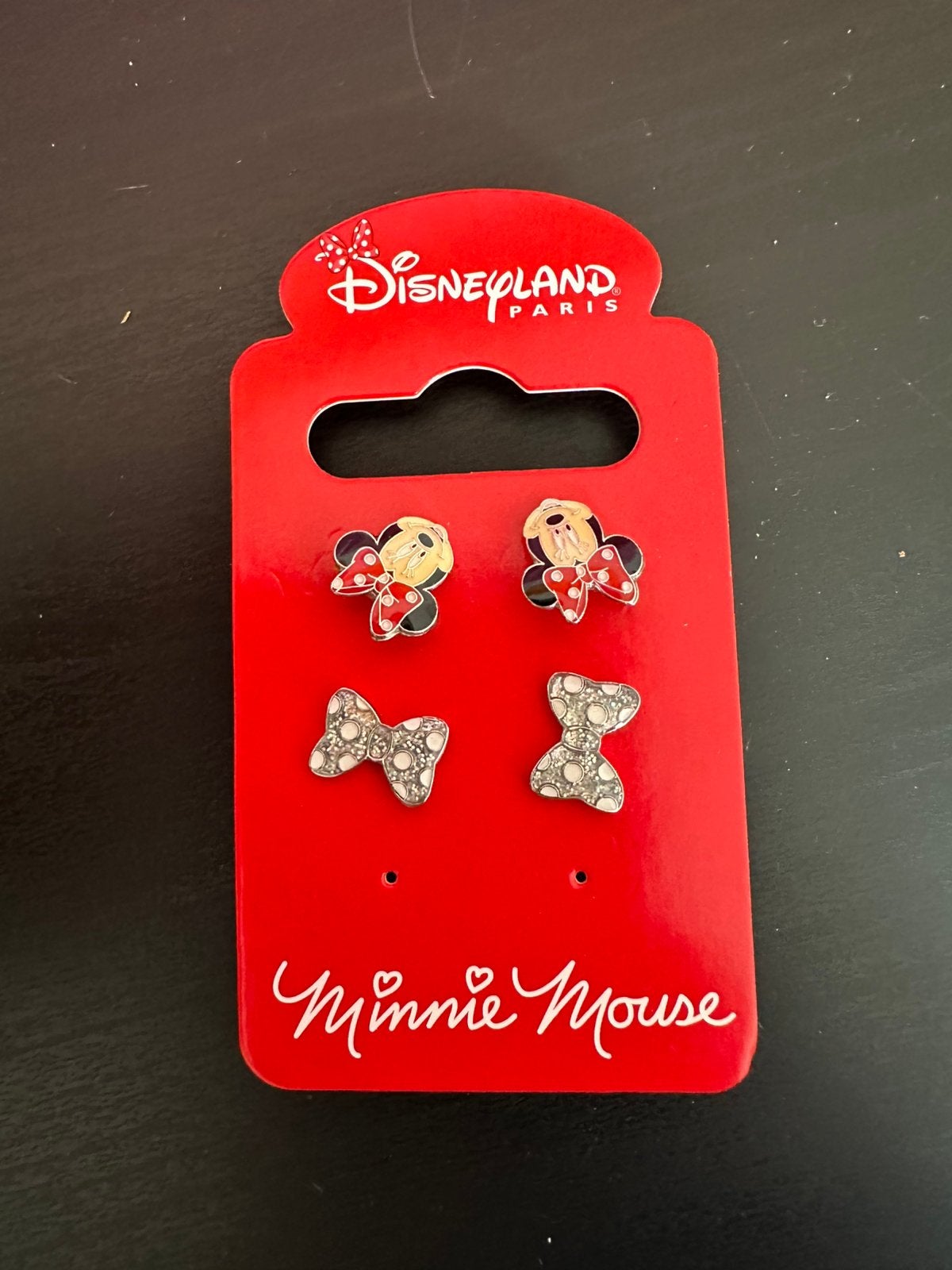 2 paar disney oorbellen, Handtassen en Accessoires, Oorbellen, Ophalen, Overige materialen, Overige kleuren, Zo goed als nieuw