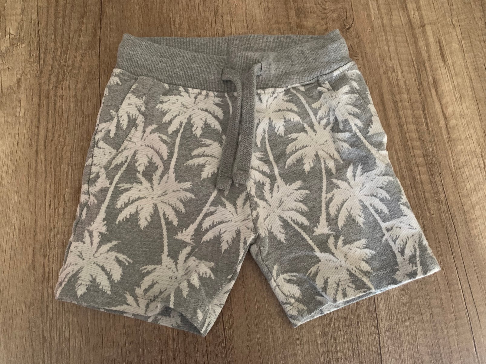 Short Guess taille 2 ans, Enlèvement ou Envoi, Comme neuf, Garçon, Pantalon