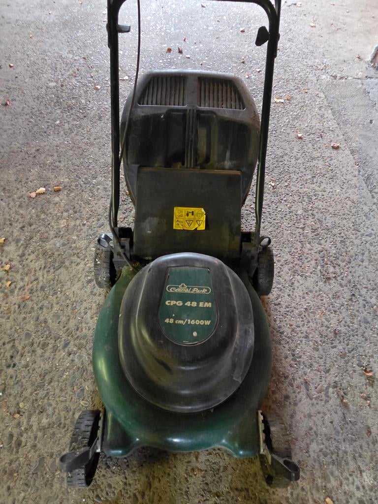 2 elektrische grasmaaiers werkend, Tuin en Terras, Ophalen