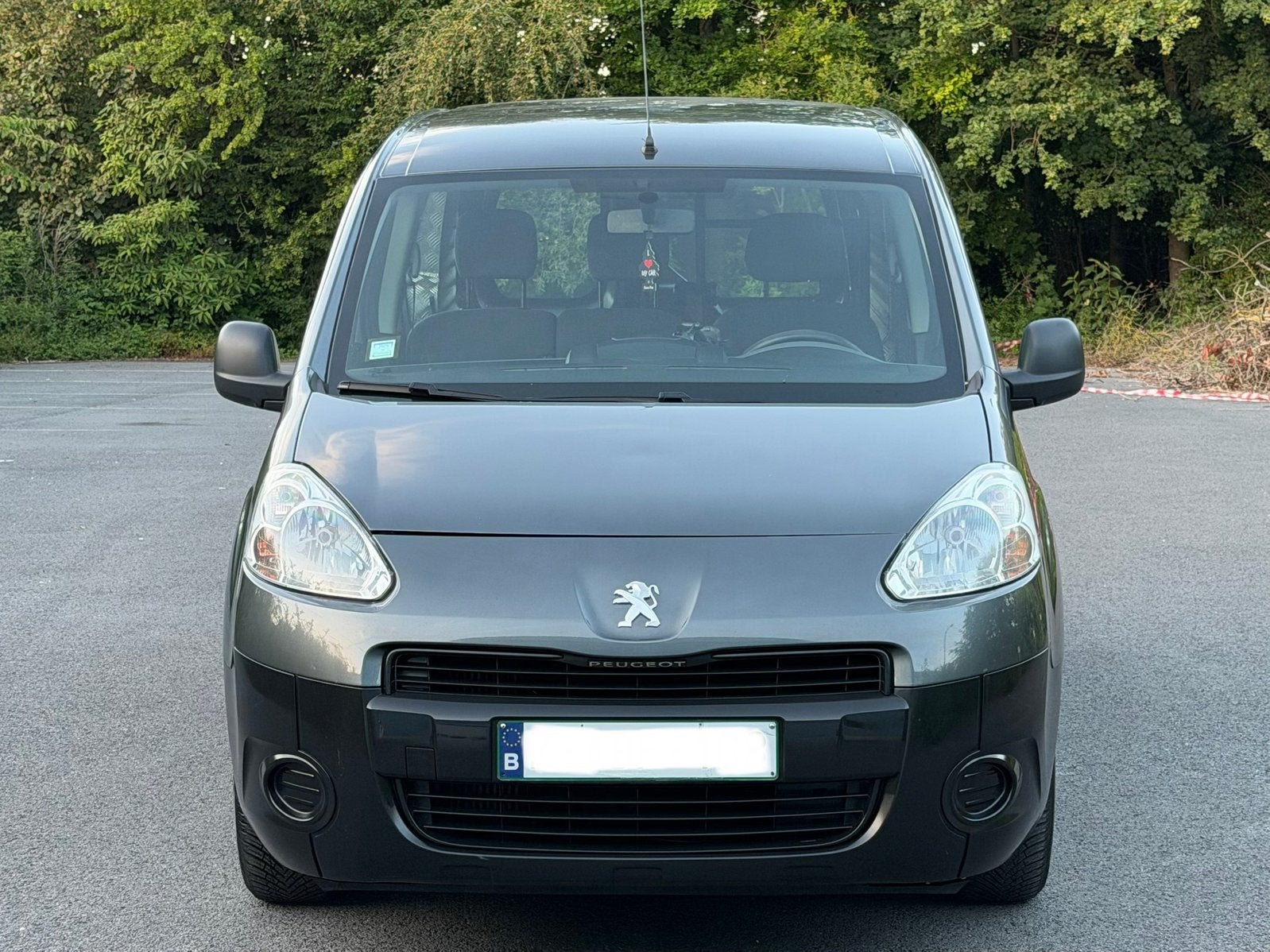 Peugeot Partner 1.6 Hdi/1 Main - Airco - 3Pl - Boekje - BTW, Voorwielaandrijving, Parkeersensor, 4 cilinders, https://public.car-pass.be/vhr/d8f812ad-d853-4c2a-94e3-9f685fad40d1