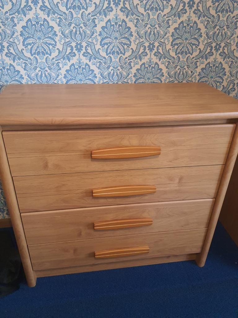 Commode 4 tiroirs pour chambre à coucher, Enlèvement