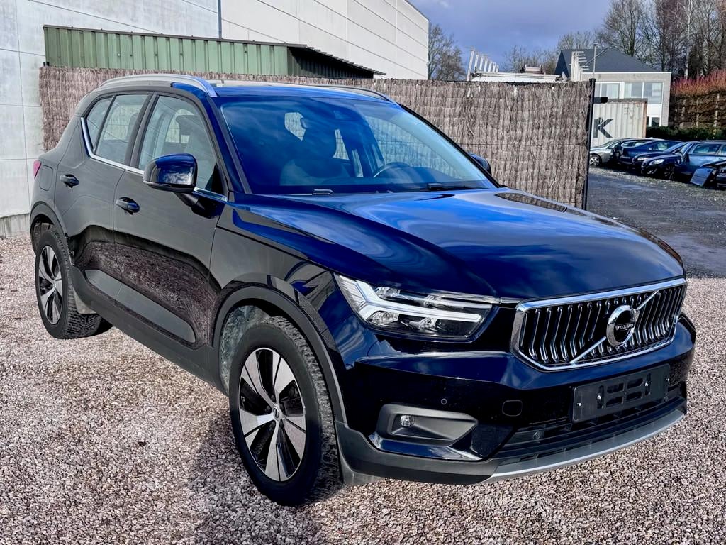 Volvo XC40 MOMENTUM PRO (automatique), Achat, 1831 kg, Entreprise, Noir