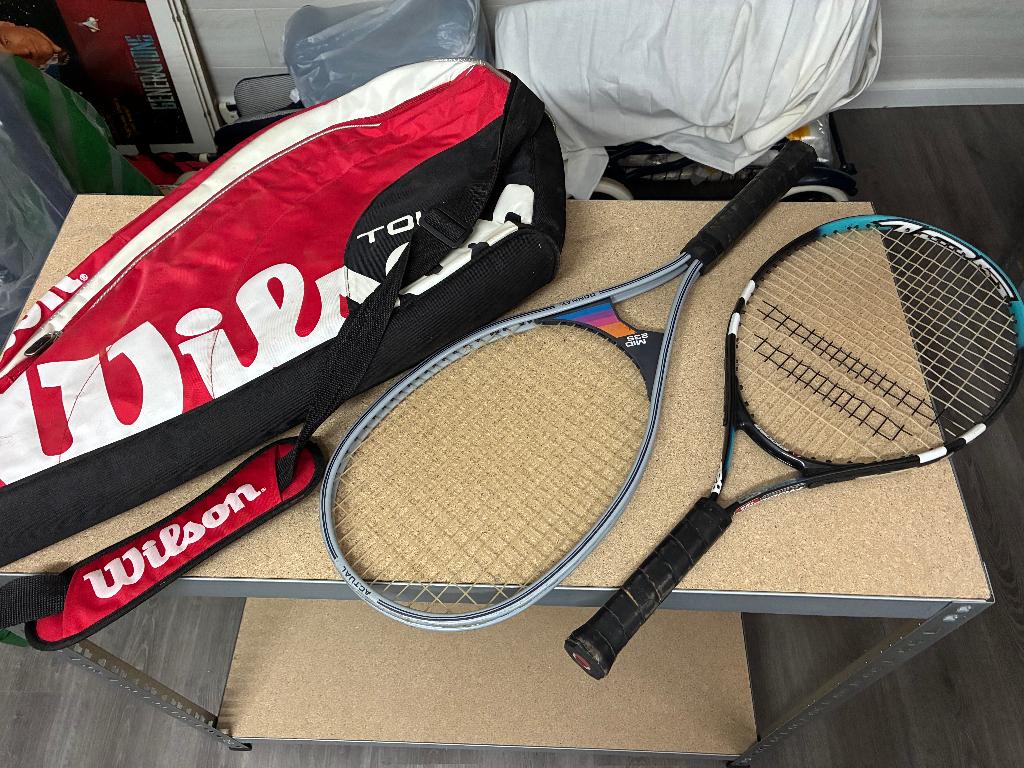 2 tennisrackets + Wilson draagtas, Sport en Fitness, Ophalen, Zo goed als nieuw, Racket, Wilson