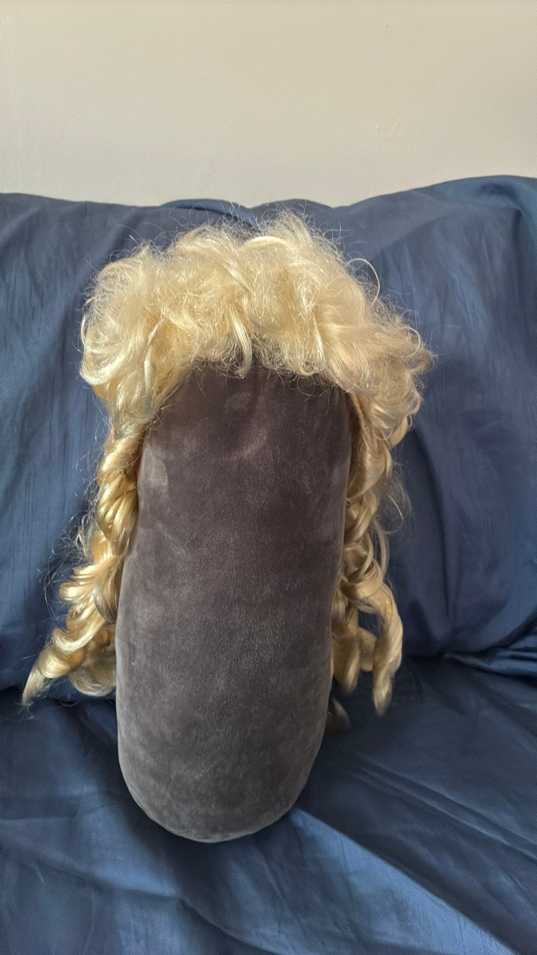 Perruque blonde bouclée, Enlèvement, Comme neuf