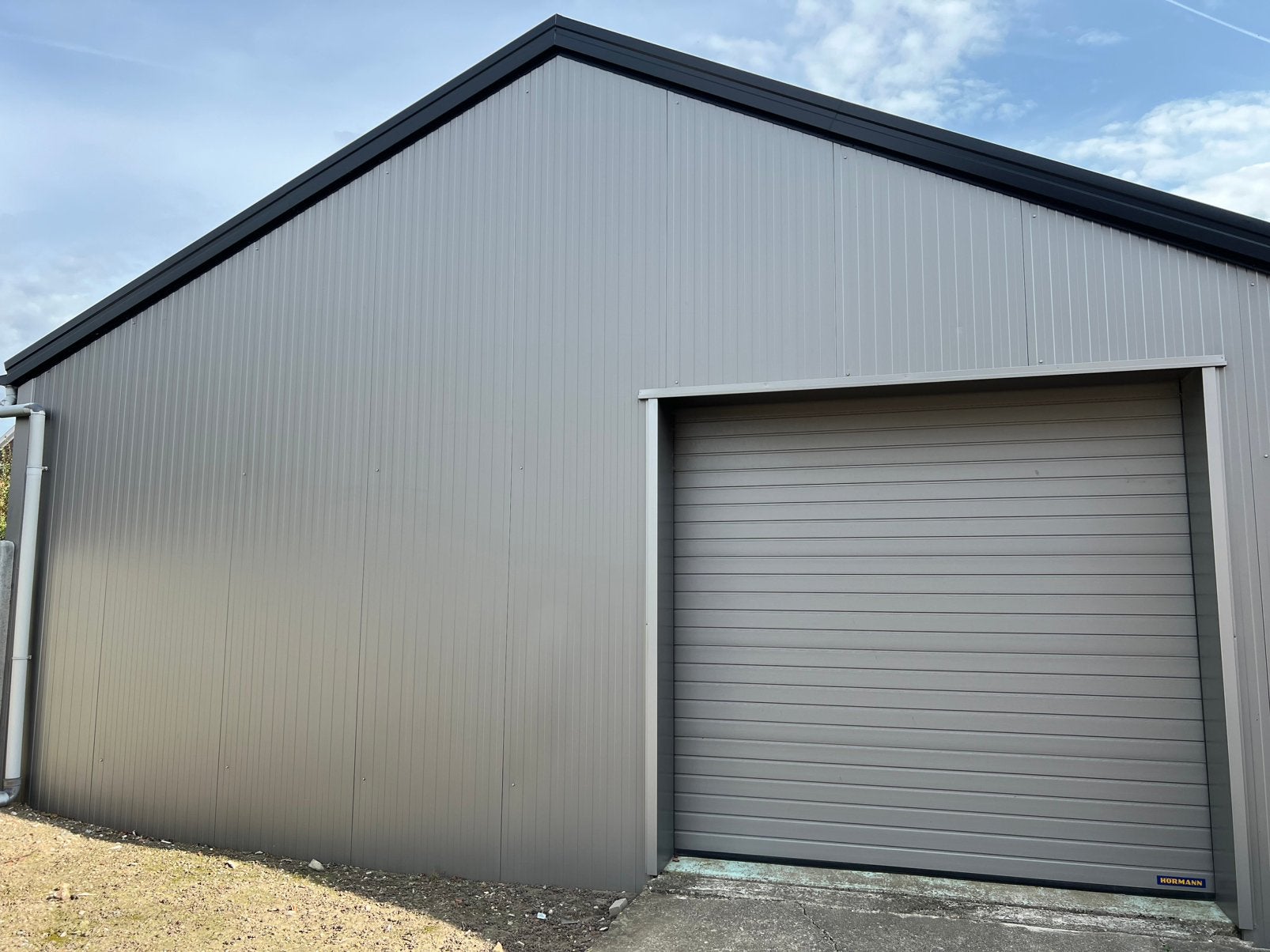 ENTREPÔT DE 260 m² À LOUER, Location
