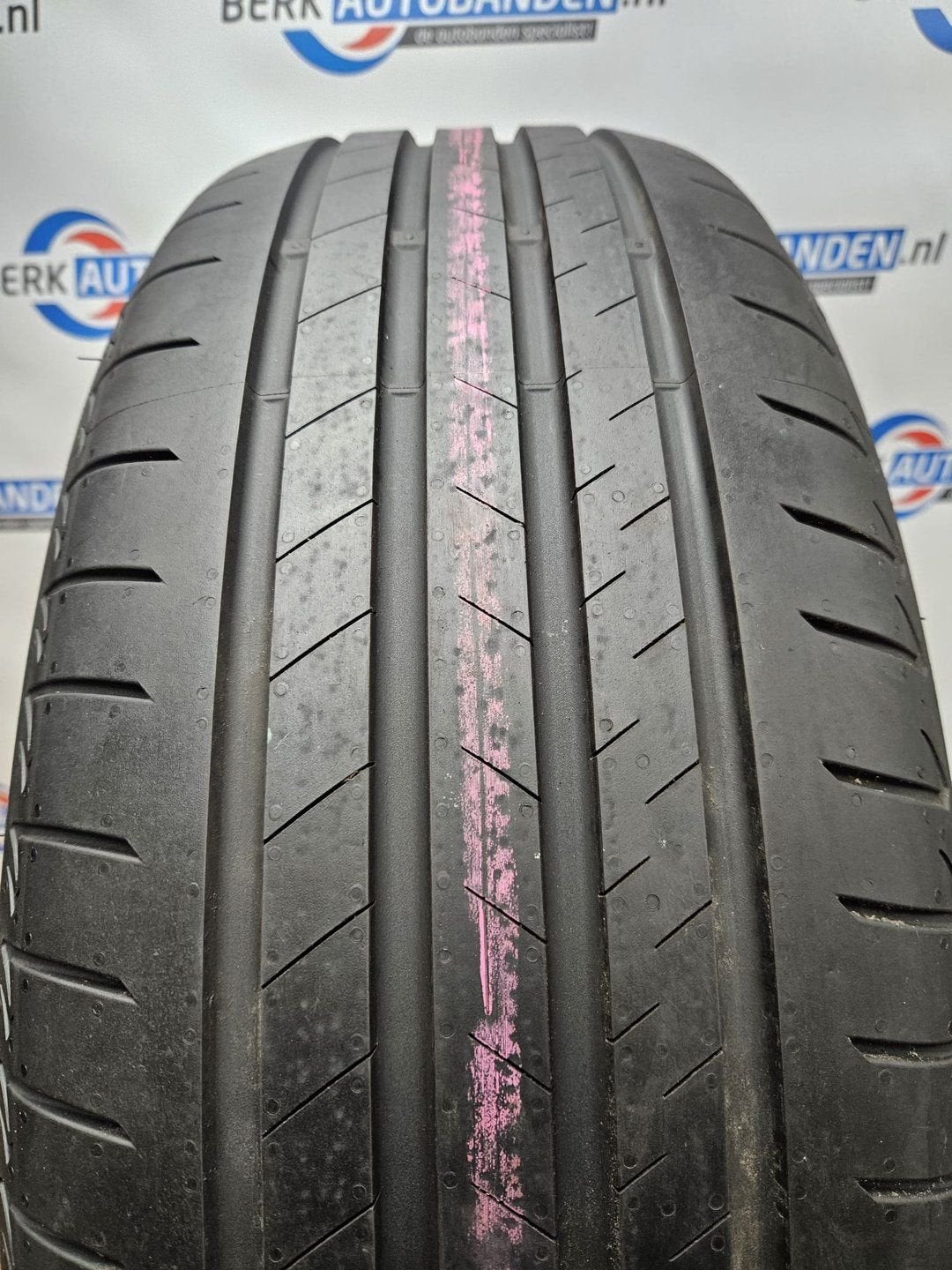 2x Bridgestone Alenza 001* XL (DEMO) 235/60 R20 108H 235/60/, Gebruikt, -, -, Ophalen of Verzenden