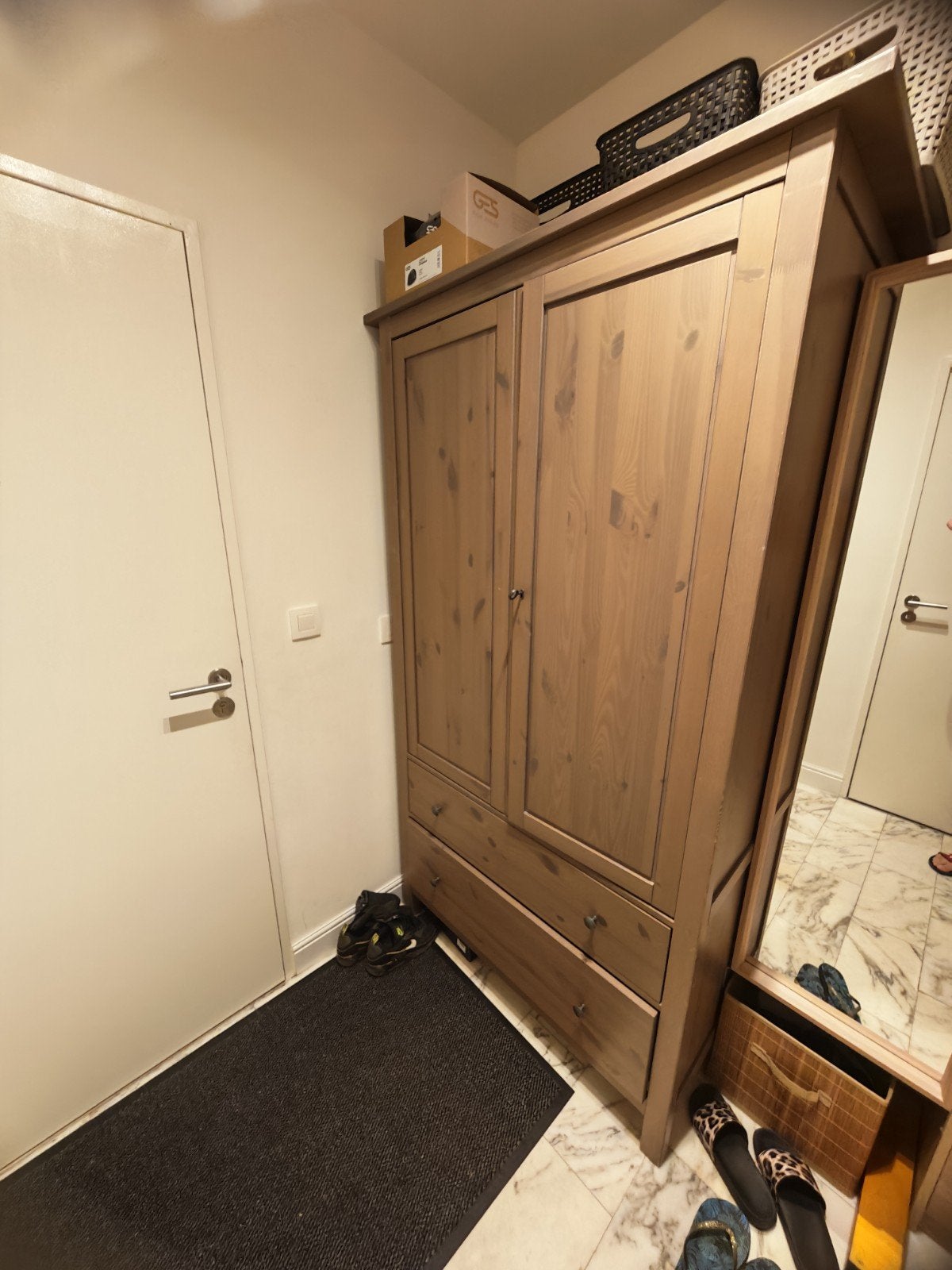 Kledingkast of vestiaire kast, Ophalen