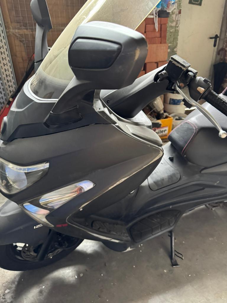 2 X sym GTS, Fietsen en Brommers, Scooters | SYM, Ophalen, Gebruikt
