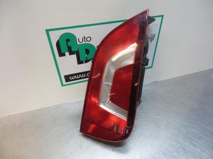 Feu arrière droit d'un Volkswagen UP (UP 11-), Autos : Pièces & Accessoires, -, 3 mois de garantie, Utilisé, -