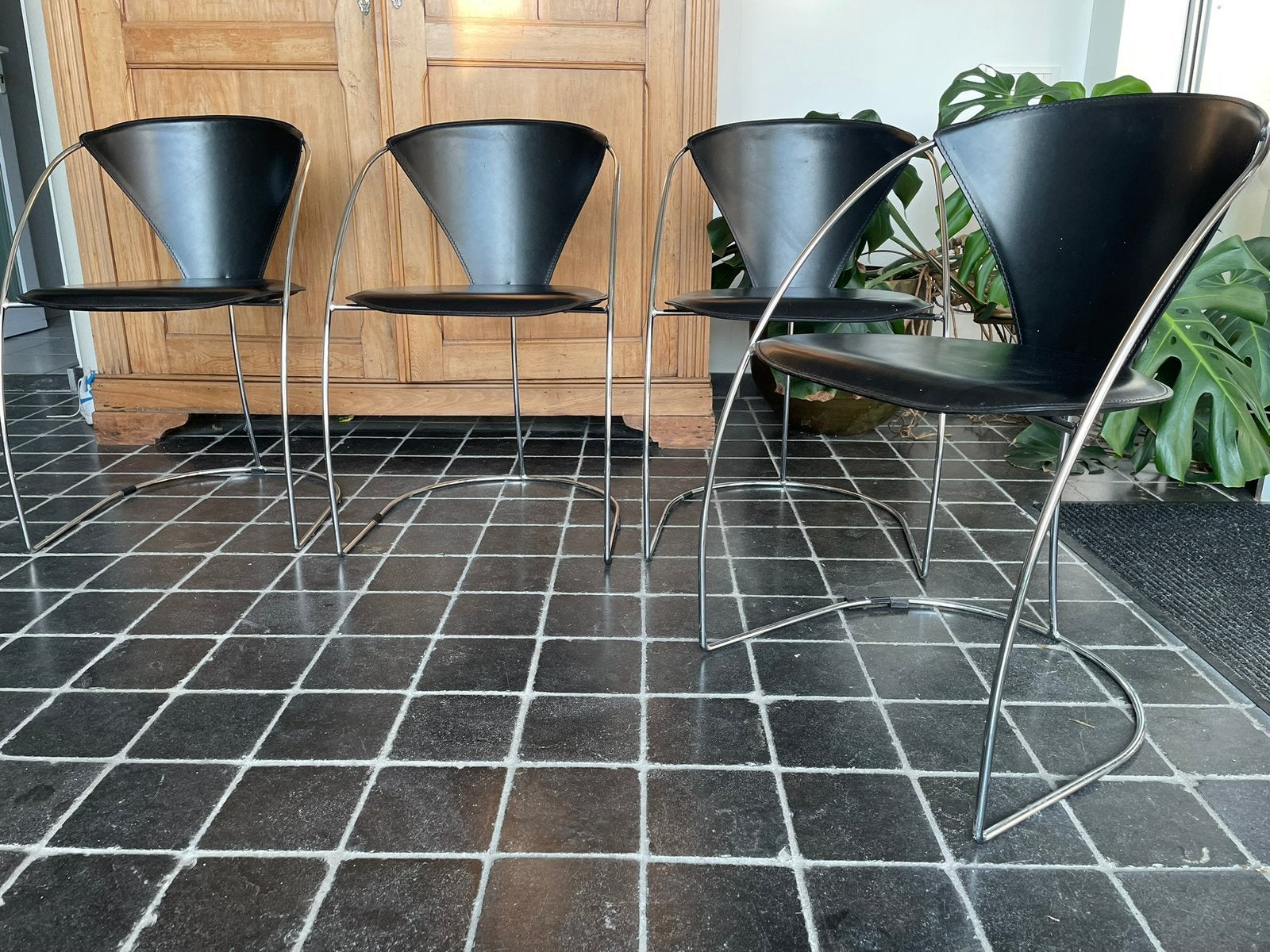 4 Stoelen Arrben - zwarte Italiaans Design (leder / chroom), Ophalen, Gebruikt, Zwart, Vier