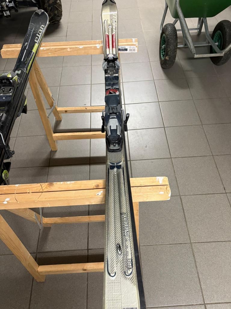Elan ski’s, Enlèvement, Comme neuf
