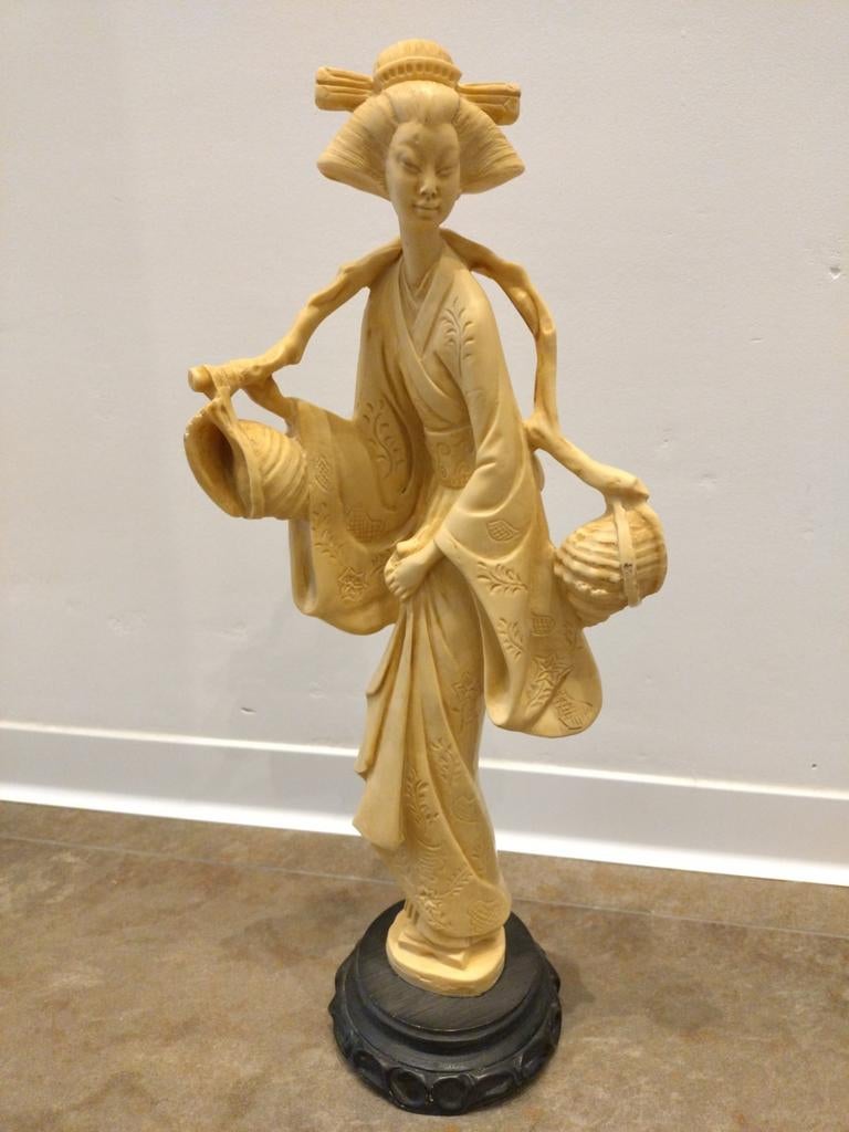 Geisha beeld, Ophalen