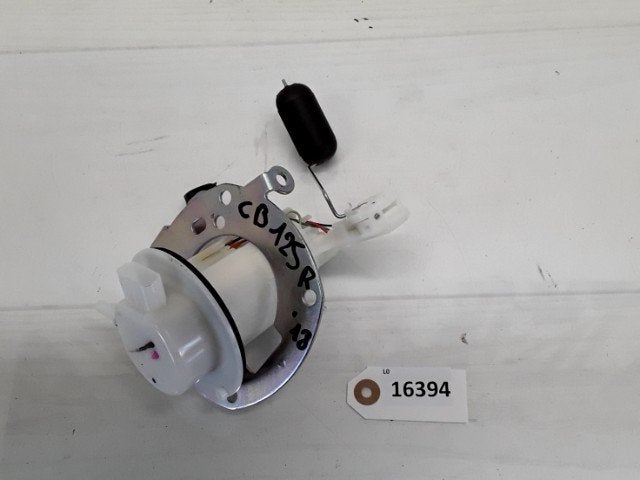CB125R  2018 - 2019 Honda Injectiepomp D1-27597