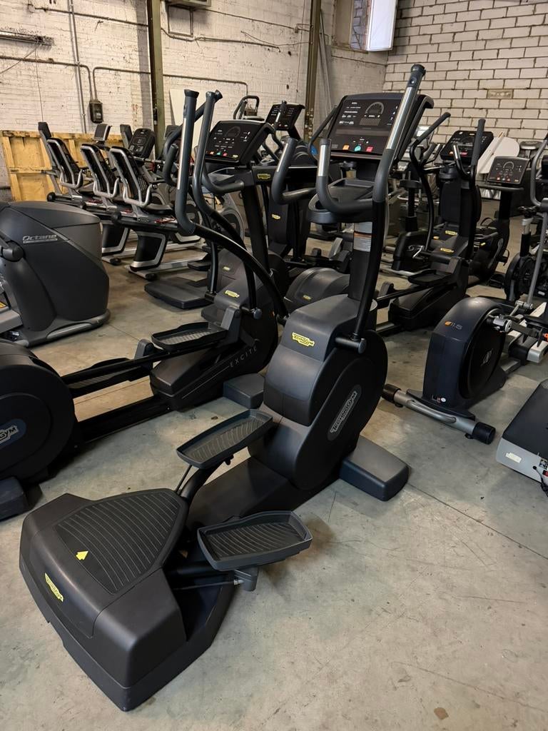 TECHNOGYM 700 CROSSOVER, Sport en Fitness, Fitnessmaterialen, Zo goed als nieuw, Ophalen of Verzenden