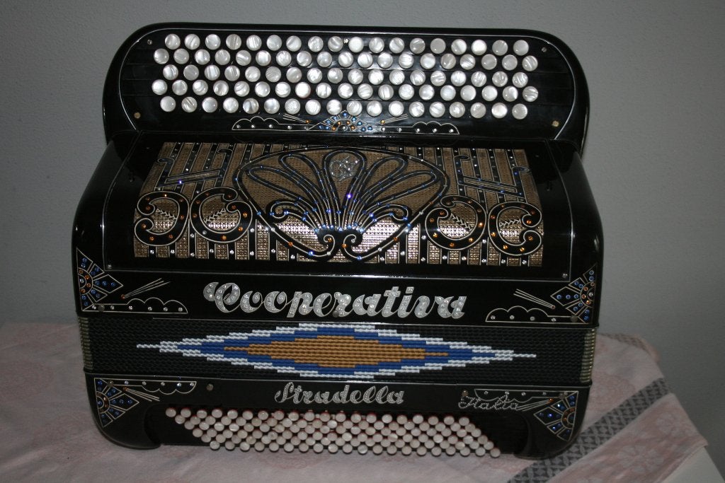 Cooperativa Stradella Knopaccordeon Do3 - 4 Korig - 120 bas, Muziek en Instrumenten, Ophalen, Gebruikt, Met riemen, Knopaccordeon