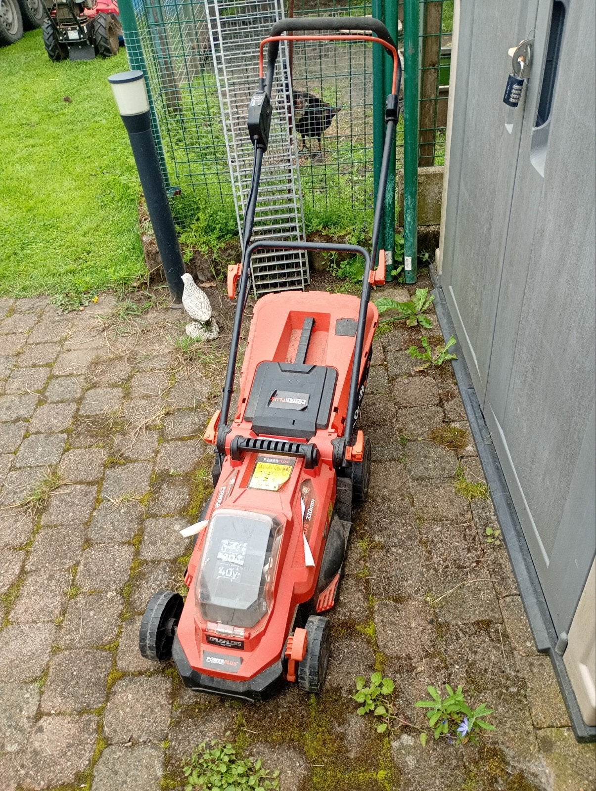 Klein grasmaaier op batterij, Ophalen