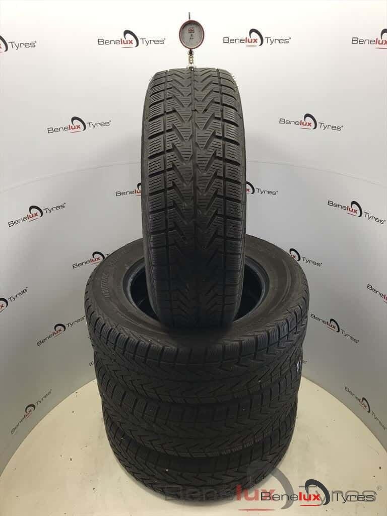 winter 215/65R16 98H Vredestein 215/65 R16 215/65/16 2156516, -, 16 pouces, -, Pneu(s)