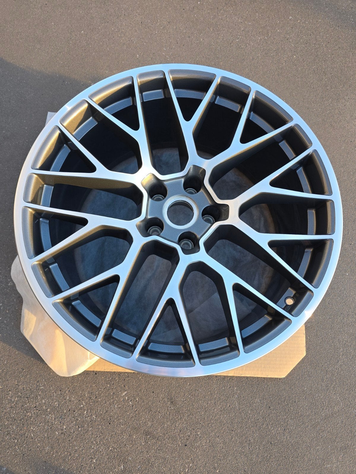 Nieuw origineel Porsche Macan 2.0 RS Spyder Design titanium, Auto-onderdelen, Ophalen, Nieuw, 20 inch, Velg(en)