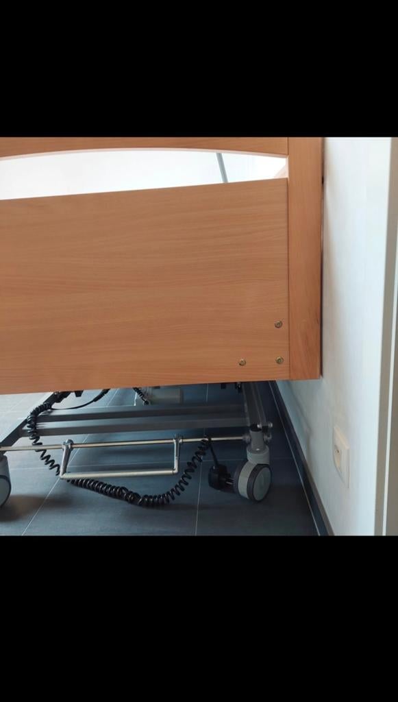 Elektrisch verstelbaar bed, Enlèvement, Électrique