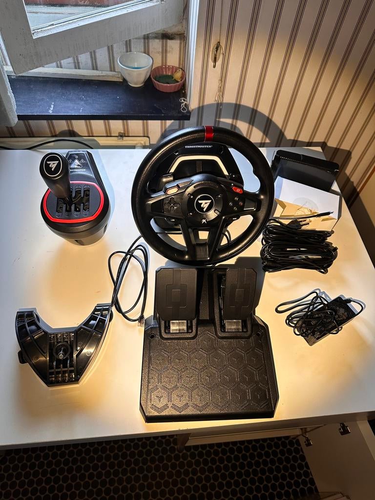 Trustmaster T128 en boîte pour Xbox et PC, Enlèvement, Comme neuf, Thrustmaster