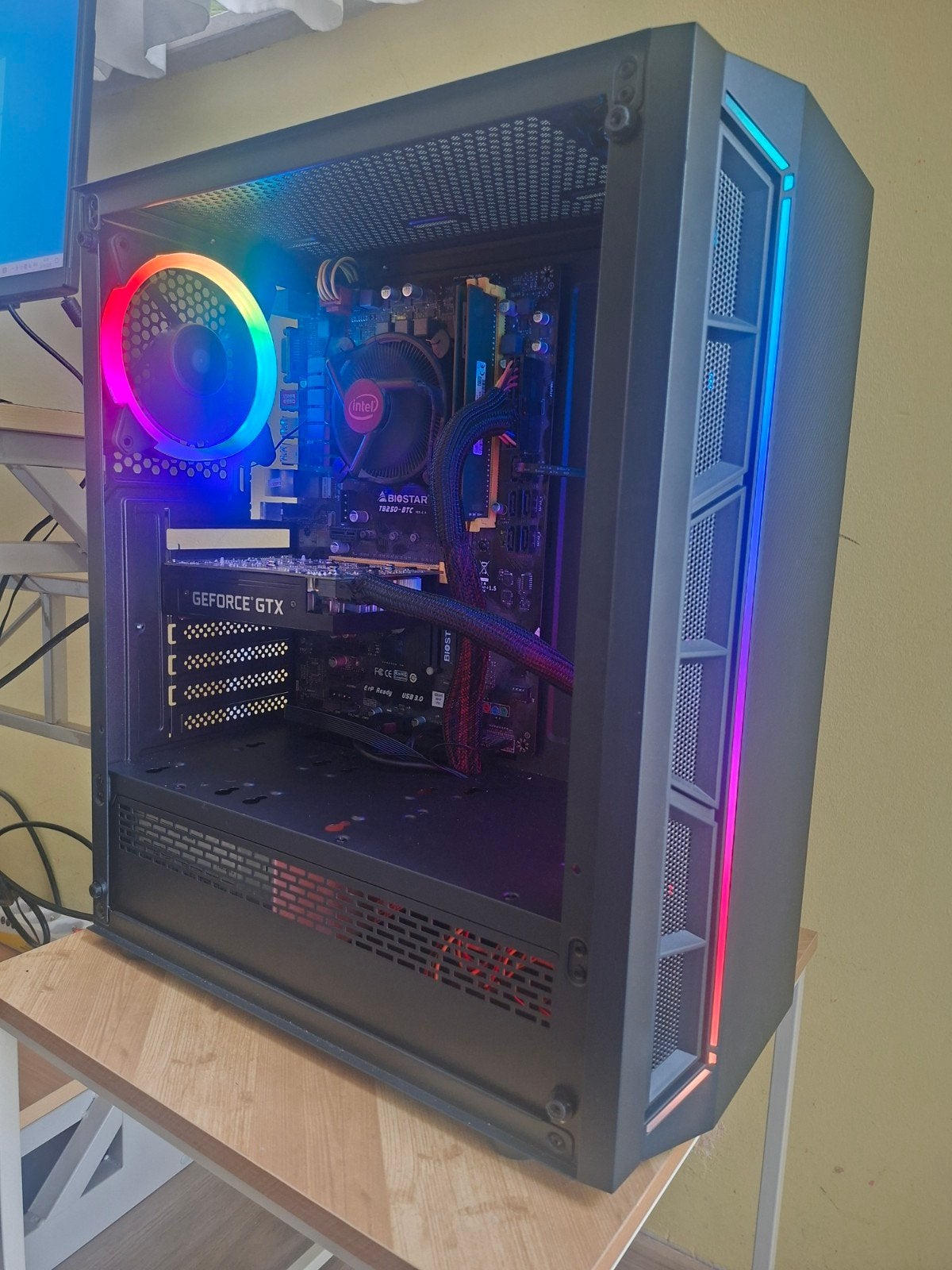 gaming pc/ gtx 1660 super/ i5 7500/ 16gb ddr4/ 256gb ssd, Computers en Software, Ophalen, Gaming, SSD, Met videokaart