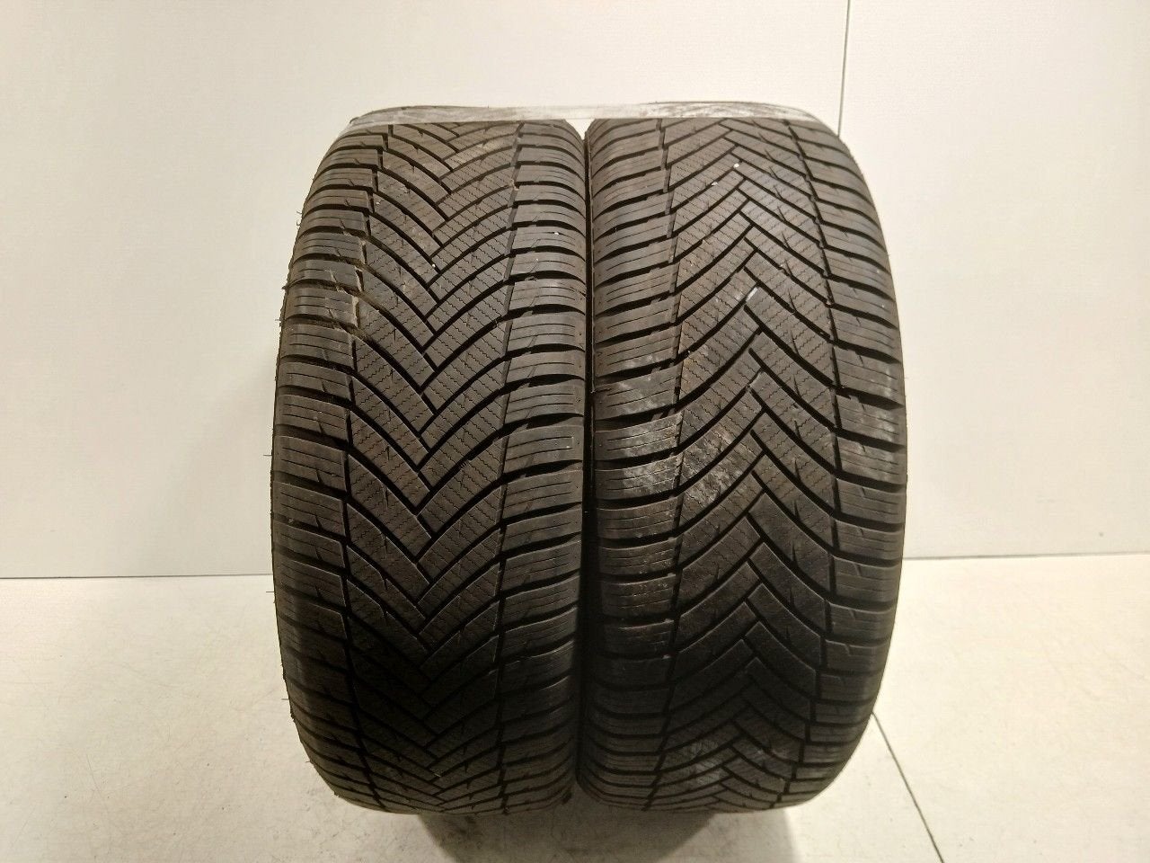 Bandenset 2 stuks 4-Seizoenen 205 50 R17, Onderdelen@venauto.nl, Van der Ven Autorecycling B.V., Gebruikt, Ettenseweg 76, 4706 PB Roosendaal, The Netherlands