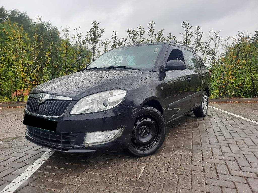 SKODA FABIA 1.6 CRTDI SW AIRCO ️, Auto's, Voorwielaandrijving, Euro 5, Stof, Zwart