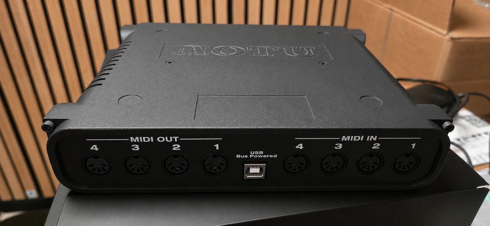MOTU MIDI Express 128 – 8x8 USB MIDI interface, Ophalen, Zo goed als nieuw