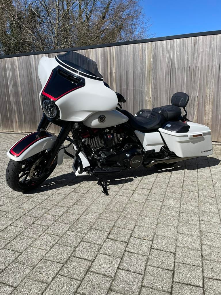 Harley Davidson Street Glide CVO, Motoren, 2 cilinders, 1970 cc, Nieuw, Bedrijf