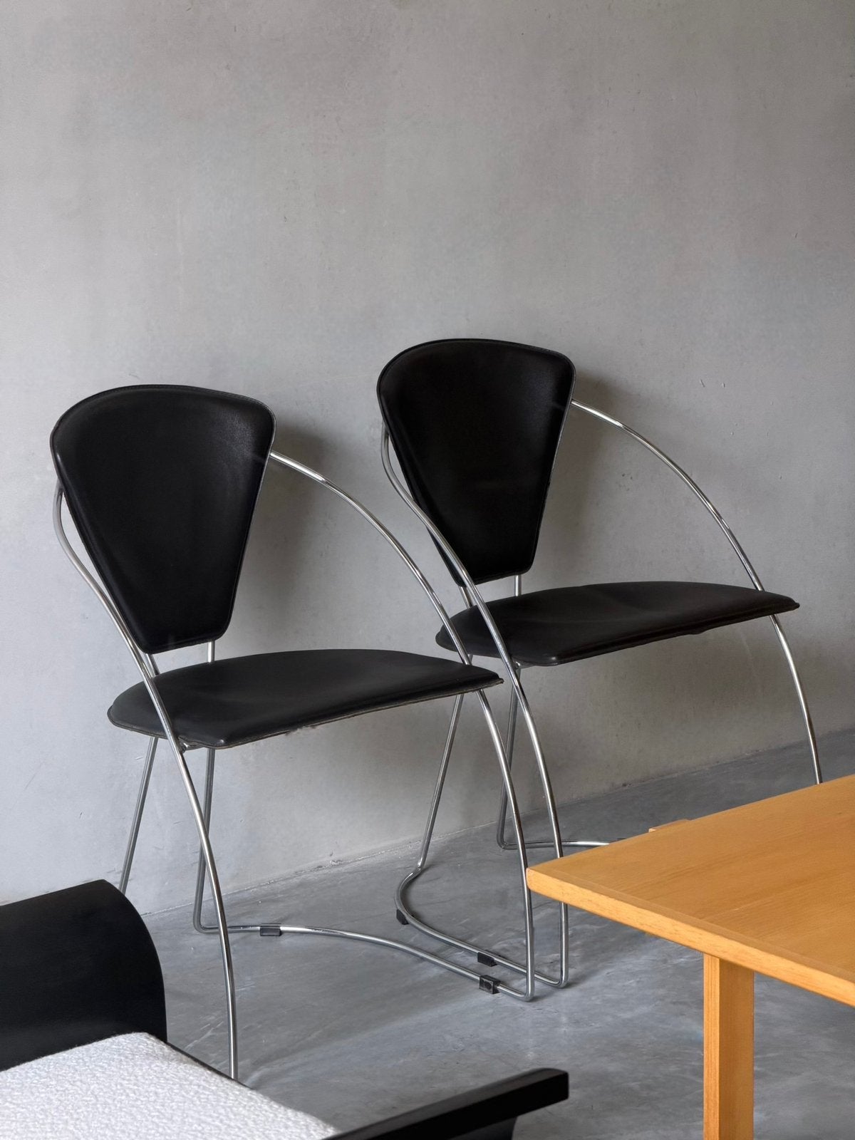 Set van 2 vintage design Italiaanse Arrben stoelen, Huis en Inrichting, Stoelen, Ophalen, Zo goed als nieuw