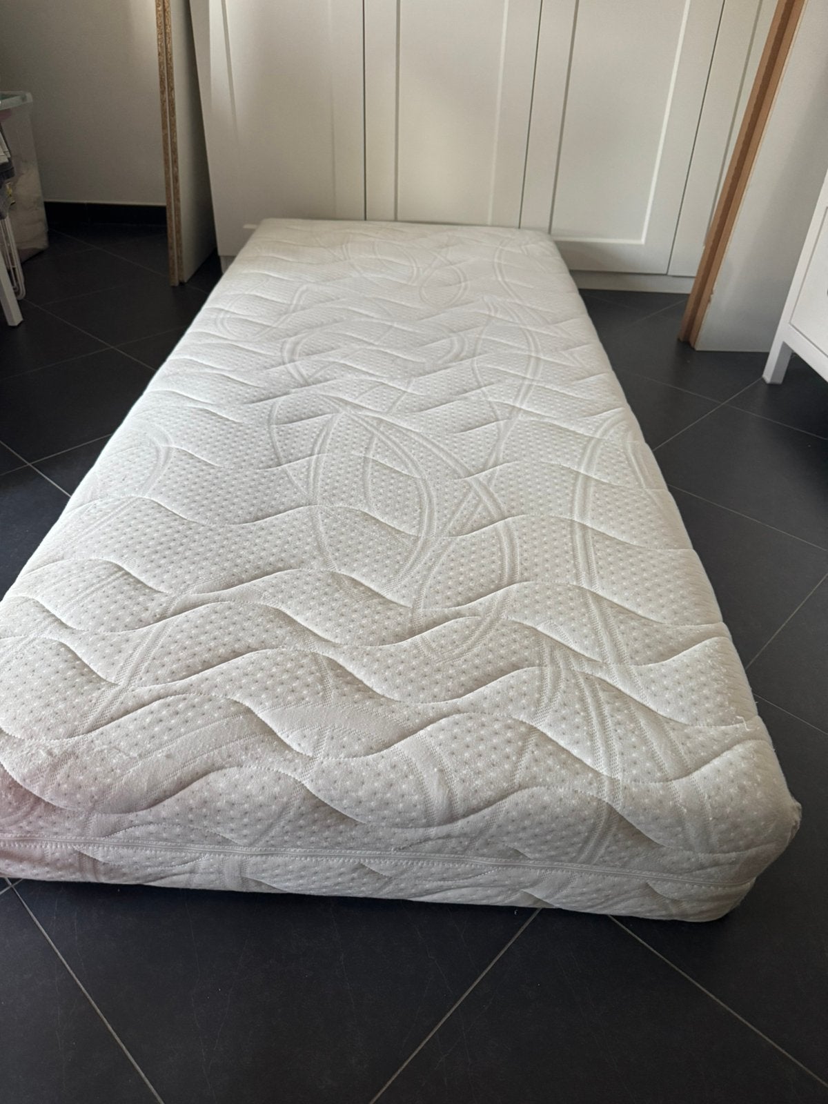 Een persoons schuimmatras, Ophalen, Zo goed als nieuw, Matras