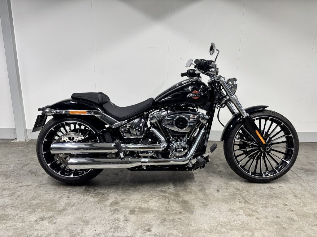 Harley-Davidson SOFTAIL FXBR BREAKOUT, Motos, Via Galileo Galilei 1
30033   Noale, IT, Plus de 35 kW, Nfopiaggiogroup@piaggio.com