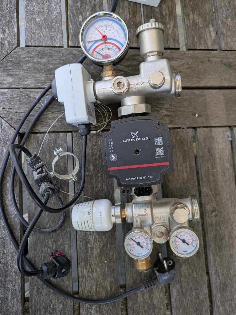 Vloerverwarmingsgroep Grundfos ALPHA L25-60 + IVAR menggroep, Ophalen, Zo goed als nieuw, Overige typen