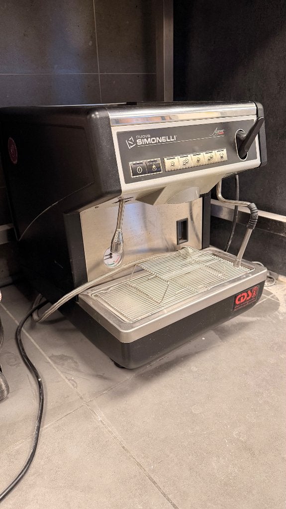 Koffieapparaat + molen, Elektronische apparatuur, Koffiezetapparaten, Gebruikt, Espresso apparaat, 10 kopjes of meer, Koffiebonen