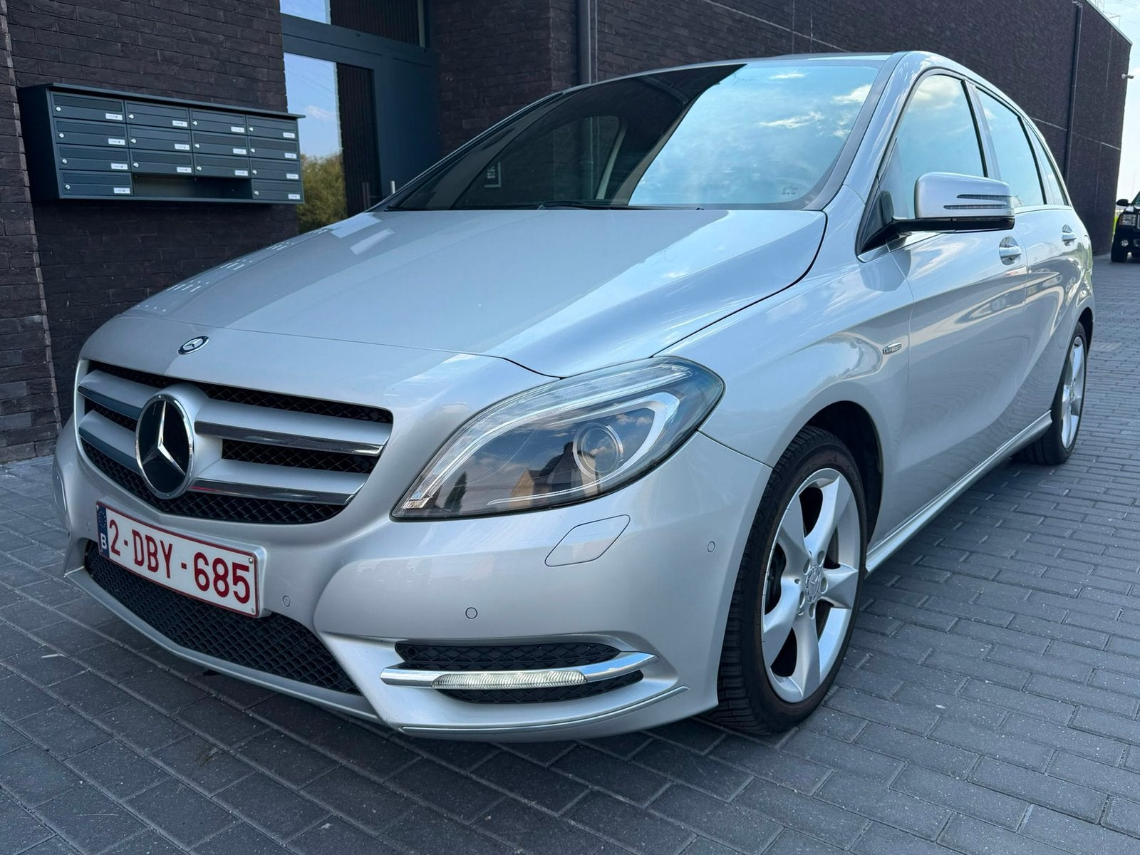 Mercedes B200 automatique, Autos, Cuir, Achat, Noir, 5 portes