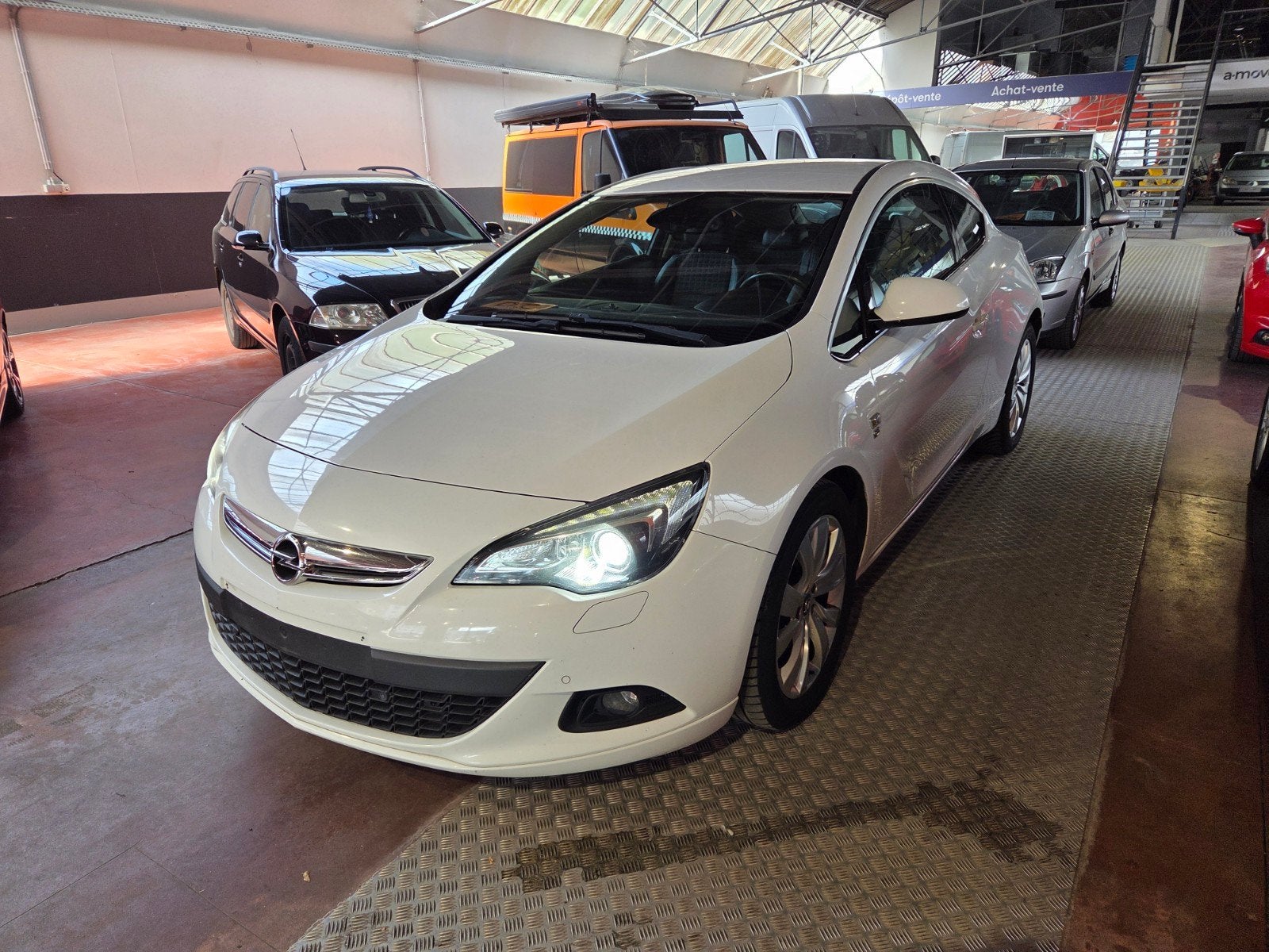 OPEL ASTRA OPC - Garantie 12 mois, Auto's, Euro 5, USB, Diesel, Particulier