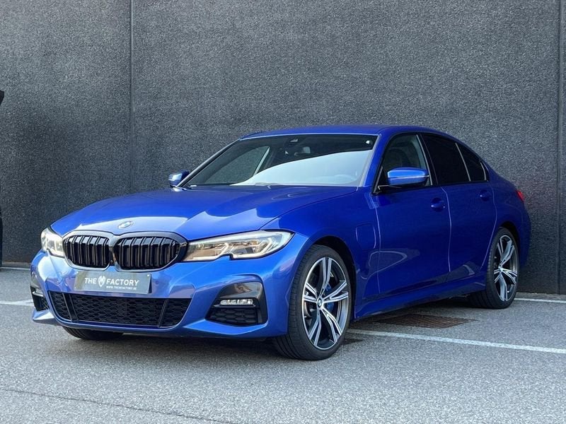 BMW Série 3, Autos, Achat, https://public.car-pass.be/vhr/f08ff83e-f201-435c-b888-e5eec11c7aca, Entreprise, Détection des panneaux routiers